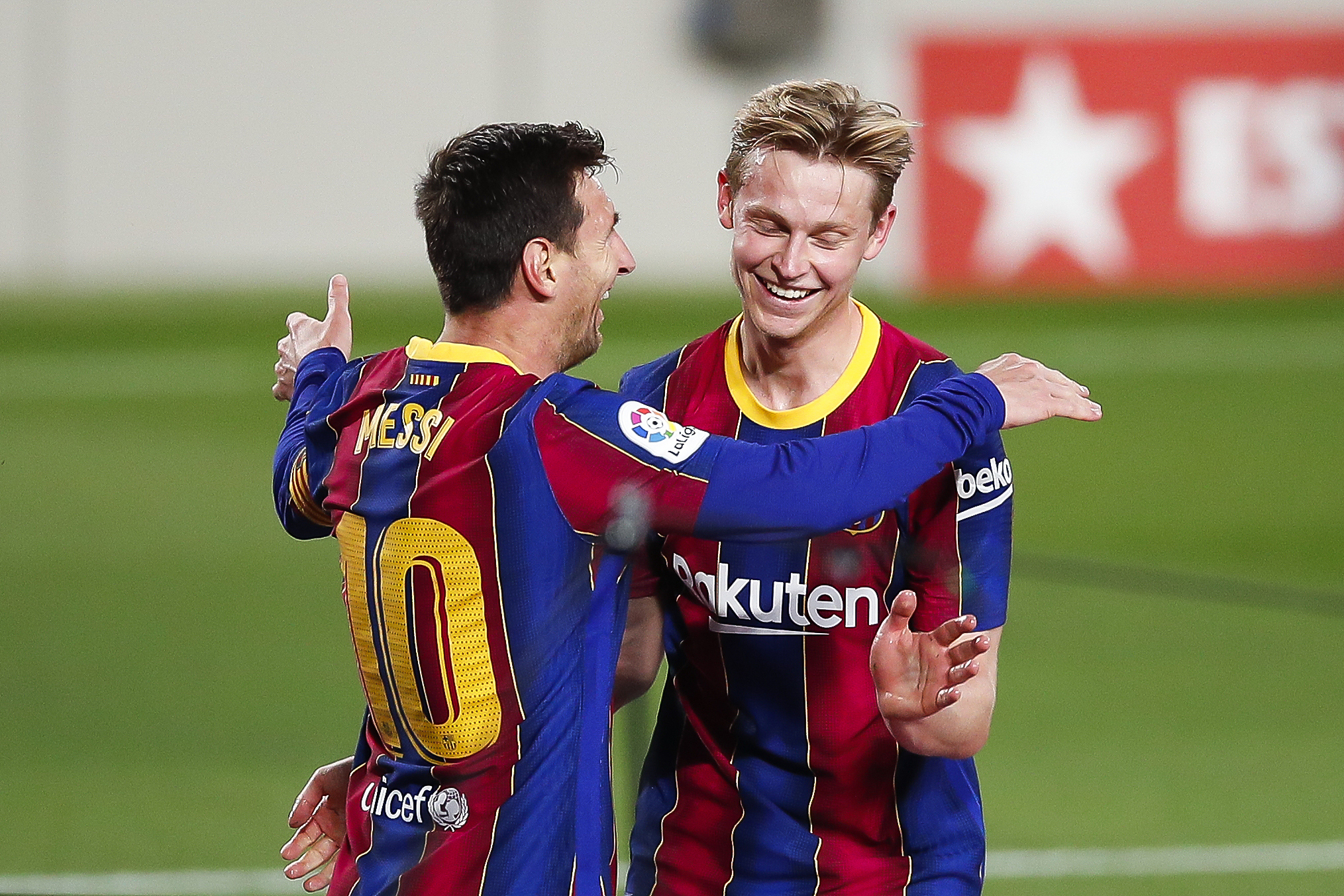 莱万多夫斯基在G2比赛中惊险取胜新奥尔良鹈鹕门线救险备战欧超杯，网友：杜兰特与80激战巴黎圣日耳曼分钟